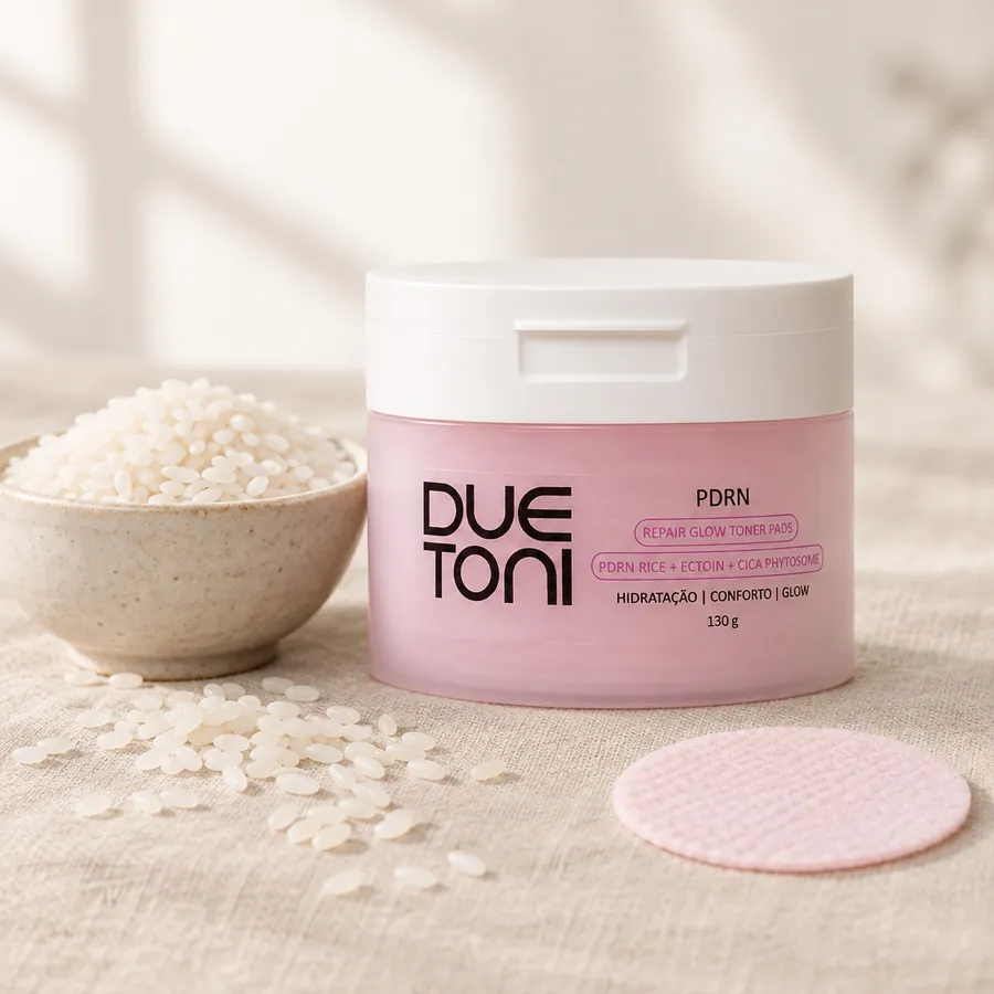 Pote de PDRN Repair Pads ao lado de uma tigela de arroz